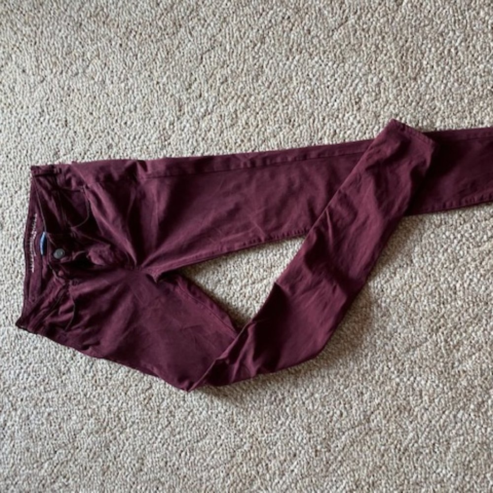 American Eagle Hi-RIse Jeggings Burgandy 2 X-long